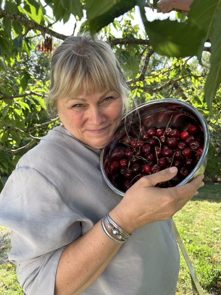 Debbie and the big bowl